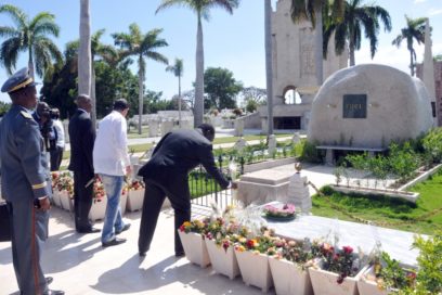 Primer Ministro del Congo rinde tributo a Fidel en Santiago de Cuba