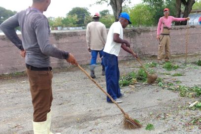 Trabajan para resarcir daños de tormenta local severa en Las Tunas