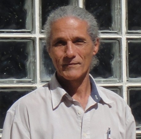 El escritor Rodolfo Alpízar. 