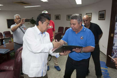 Recibe Ulises Guillarte a sindicalistas mexicanos