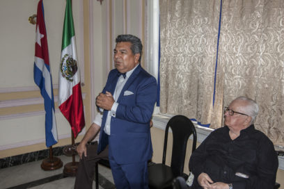 Reconocen labor martiana de académico mexicano