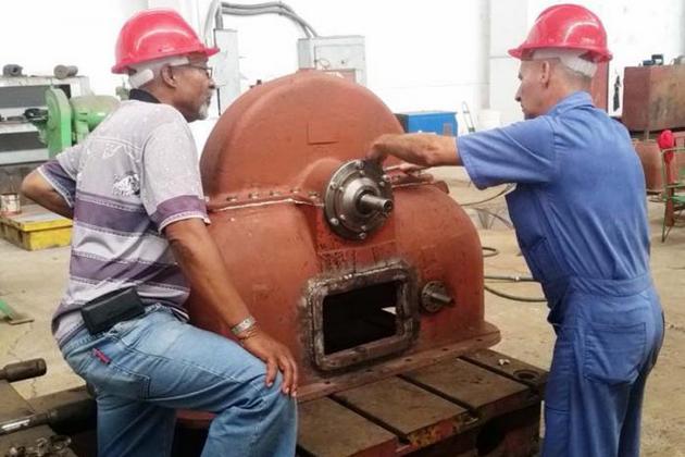 Trabajadores de Planta Mecánica.