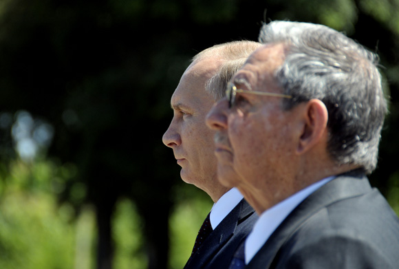 Raúl Castro y Vladimir Putin durante la visita del presidente ruso a La Habana. Foto: Ladyrene Pérez/ Cubadebate/ Archivo
