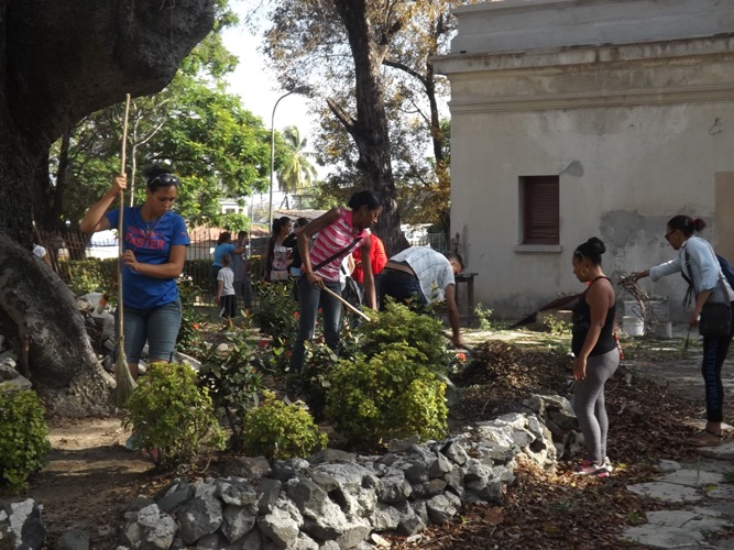 Movilizaciones de trabajo voluntario por la efeméride. Foto: Tomada de Radio Nuevitas