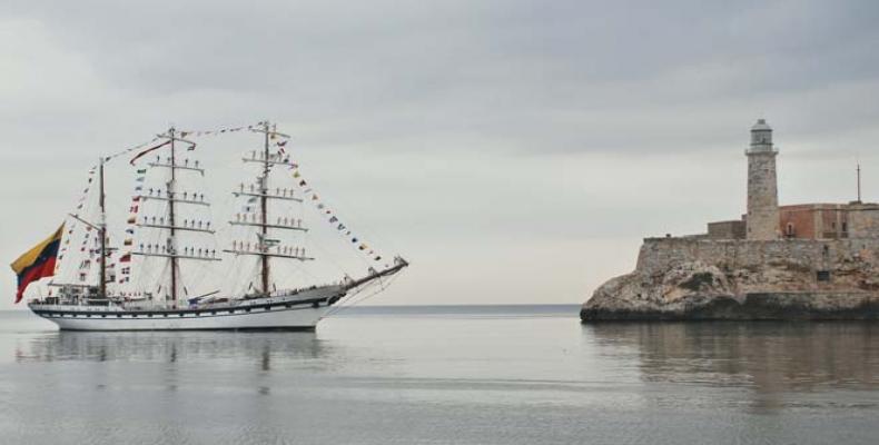 Arribó a La Habana buque escuela venezolano Simón Bolívar