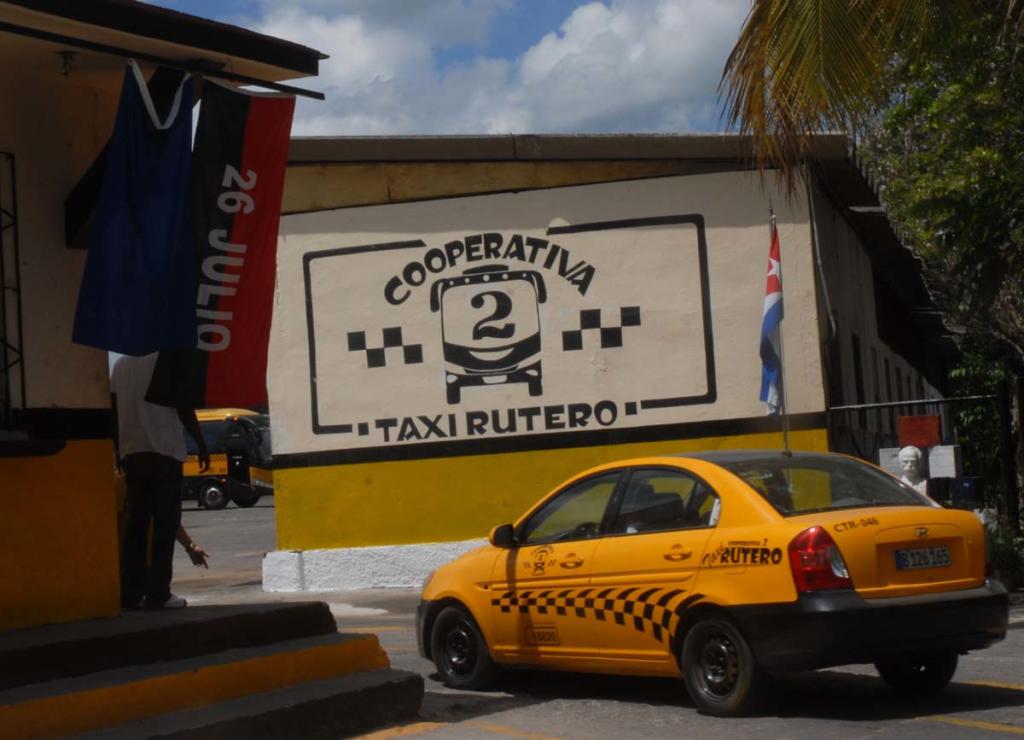 Cooperativa de taxi rutero. San Agustín. Foto: Agustín Borrego Torres