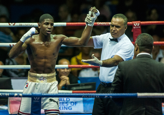 Andy Cruz se mantiene invicto en esta Serie Mundial de Boxeo