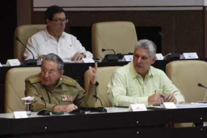 Preside Raúl sesión extraordinaria del Parlamento