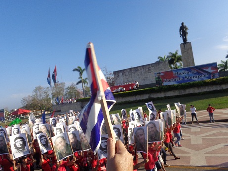 Desfile en la Plaza de la Revolución Ernesto Guevara
