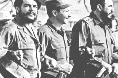 Fidel, Raúl y el Che, junto al pueblo, siempre adelante