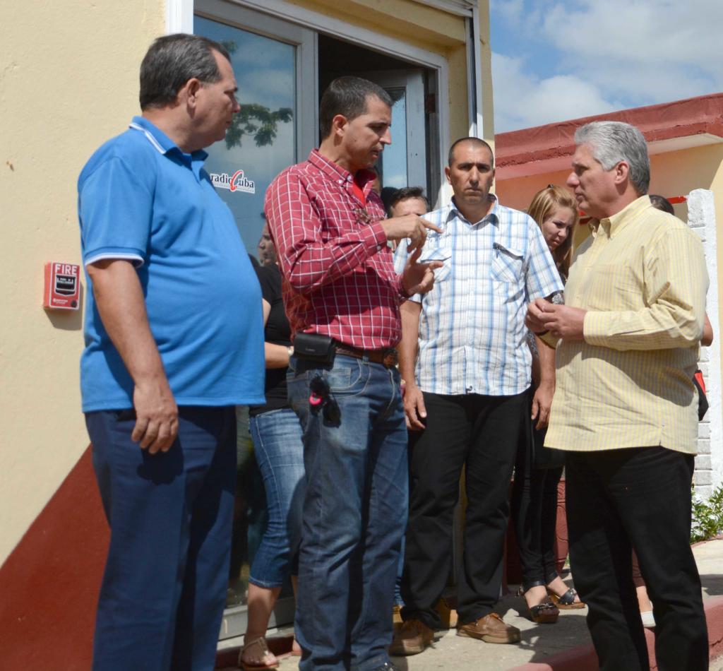 Miguel Díaz- Canel catalogó a la rehabilitación de San Isidro como un avance hacia la digitalización