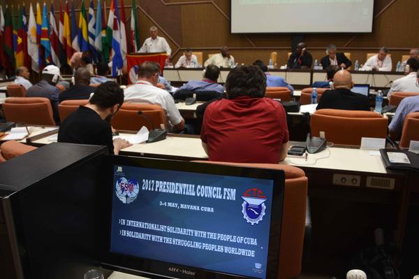 Saluda Raúl Castro reunión de la FSM