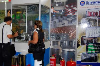 Feria de Negocios con paso firme
