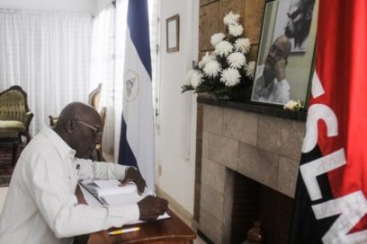 Vicepresidente cubano firma libro de condolencias por el fallecimiento de Miguel D´Escoto