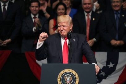 Retórico y retrógrado, así se presentó hoy Trump ante Cuba