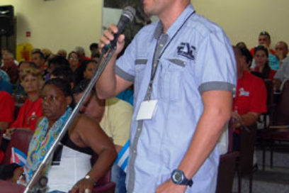 Respuesta proletaria: ¡Defenderemos siempre la patria y la Revolución!