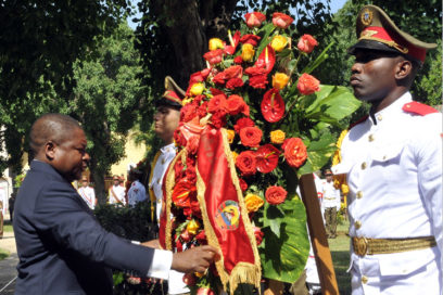 Presidente de Mozambique rinde tributo a sus próceres en La Habana (+ Fotos)