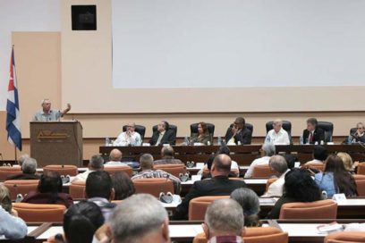 Juristas cubanos en Congreso