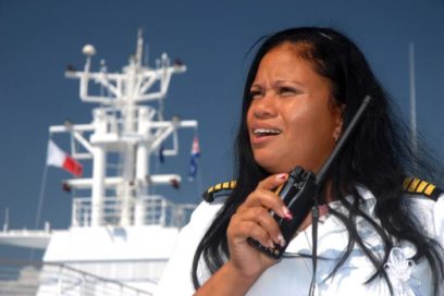 Tamara, la única mujer práctico de puerto en Cuba