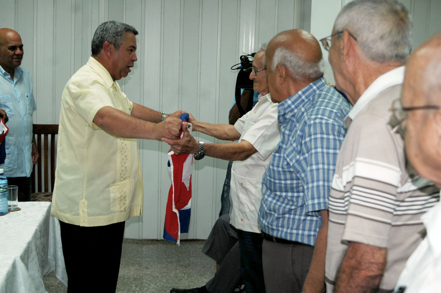 El testimonio vivo de sus ejemplos tiene una trascendencia enorme, afirmó Ulises Guilarte De Nacimiento en el homenaje a los Moncadistas y expedicionarios del Granma Foto: César A. Rodríguez