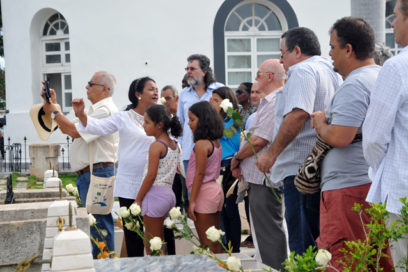Rinden homenaje a Martí ya Fidel intelectuales y artistas (+ Fotos)