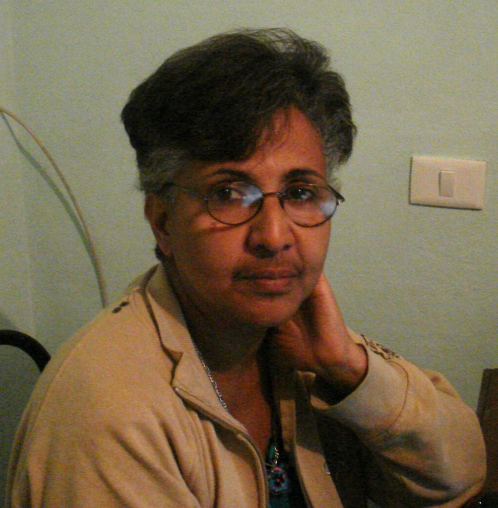 La poeta y ensayista Caridad Atencio, quien labora como investigadora en el Centro de Estudios Martianos hace 28 años.