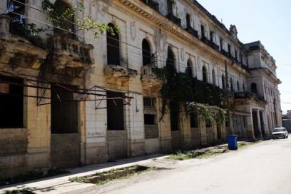 Lamentable accidente en reconstrucción del hotel Comercio en Caibarién