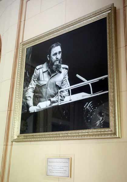 Una fotografía del líder histórico de la Revolución Cubana, Fidel Castro Ruz, fue develada en la Asociación Cubana de Naciones Unidas (ACNU), por aniversario 91 de su natalicio.