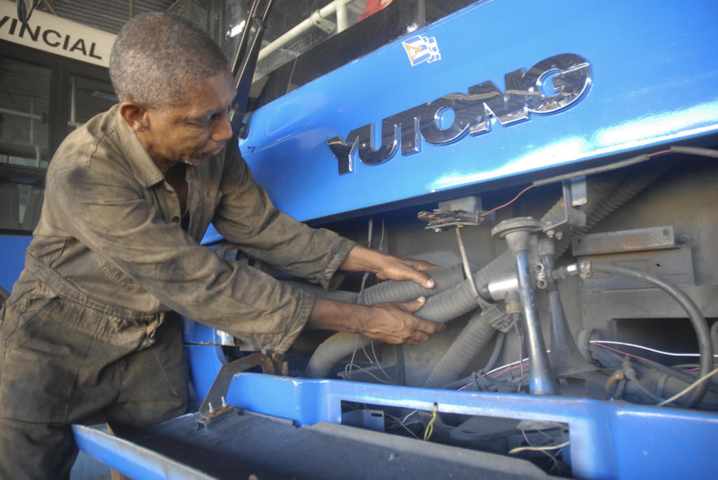 La labor de los mecánicos es fundamental. Foto: Agustín Borrego Torres