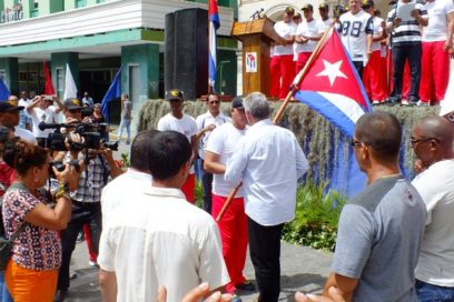 Abandera Díaz Canel equipo de béisbol de Villa Clara