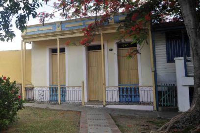 Inauguran muestra fotográfica de Fidel en la casa santiaguera donde vivió de niño