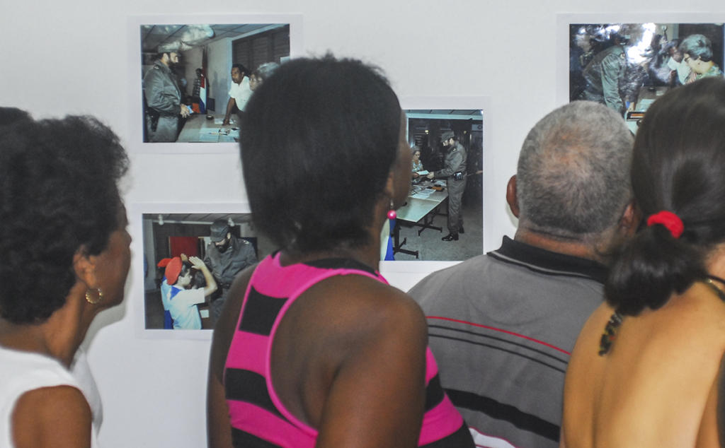 Más de una veintena de fotografías muestran las disímiles ocasiones en que Fidel visitó el lugar. Foto: Heriberto González Brito