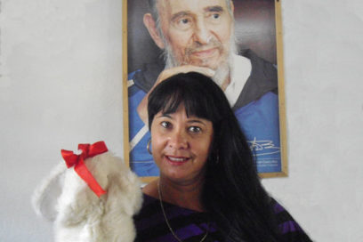 Sonrisas del futuro enaltecen a Fidel