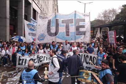 Educadores suramericanos toman las calles