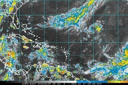 Huracán Irma se intensifica sobre el Atlántico y alcanza categoría tres