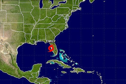 Emily se desplaza hacia el nordeste sobre el Atlántico