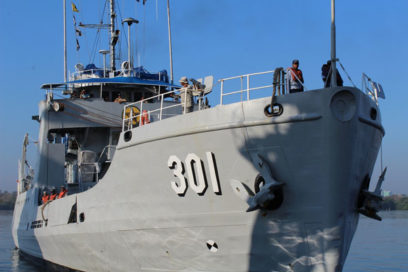 Arriba buque de la Armada dominicana con ayuda para damnificados (+Fotos y Video)