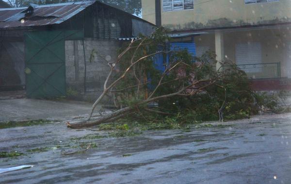 Vista de la ciudad Sancti Spíritus, desde la emisora de radio Yaguajay, al amanecer del 9 de septiembre de 2017, al paso del huracán Irma por la costa norte central de Cuba. Foto: Oscar Alfonso Sosa