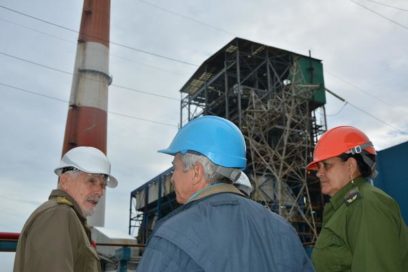 Ramiro Valdés examina restablecimiento de termoeléctrica Guiteras