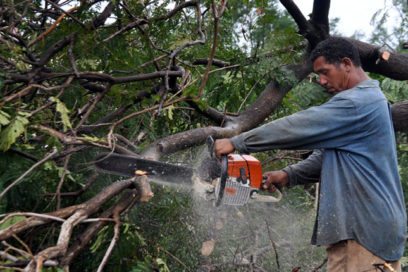 Holguineros toman medidas ante inminente llegada del huracán Irma