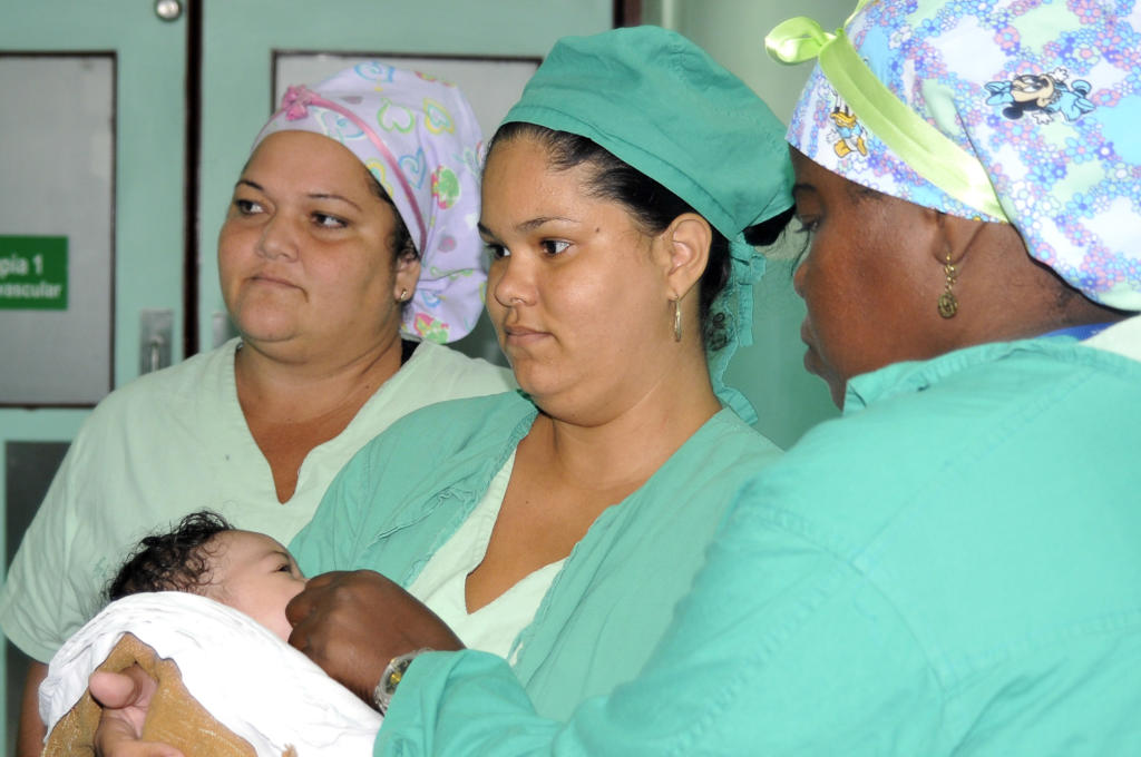 El bebé Néstor Enrique no podía esperar. Foto: José R. Rodríguez Robleda