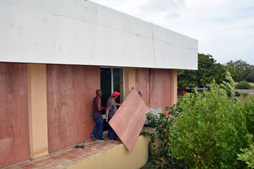 Personal imprescindible adoptó medidas preventivas en los hoteles antes de la probable visita del meteoro