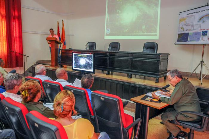 El Estado Mayor Nacional de la Defensa Civil se reunió este martes para puntualizar medidas para minimizar las afectaciones del huracán Irma. Foto: Jose M. Correa