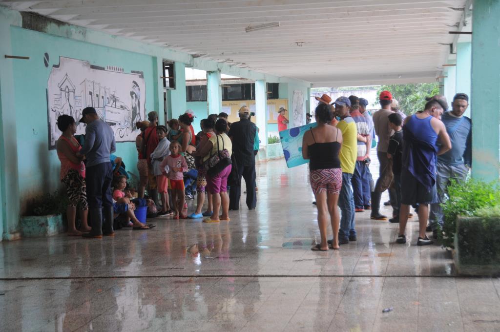 Más de 100 mil camagüeyanos que vivían en zonas de riesgo o con viviendas deterioradas fueron evacuados de forma inmediata antes del paso del huracán Irma. Foto: Orlando Durán Hernández