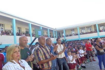 Abren las aulas al saber