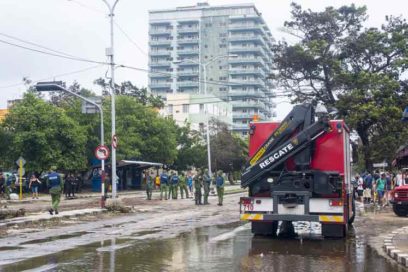 Habaneros comienzan labores de recuperación tras paso de Irma
