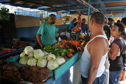 Comercialización de alimentos, prioridad en Santiago de Cuba ante amenaza de Irma