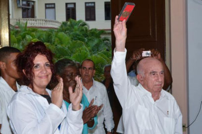 Otorgan a Raúl reconocimiento de Instituto Victoria de Girón