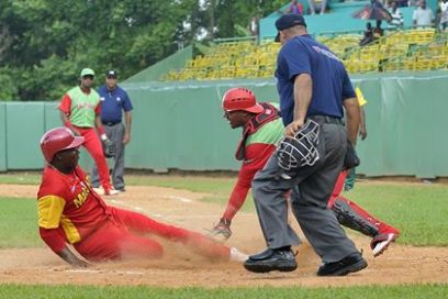 Y las Estrellas salieron por el Este