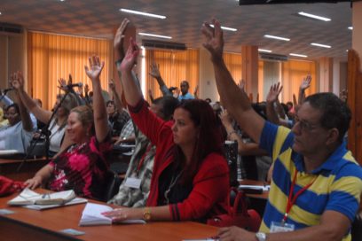 Aprueban propuesta de precandidatos a diputados
